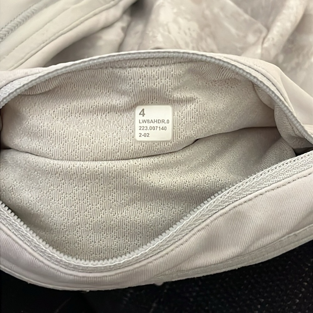 Lululemon skirt - Picture 7 of 7
